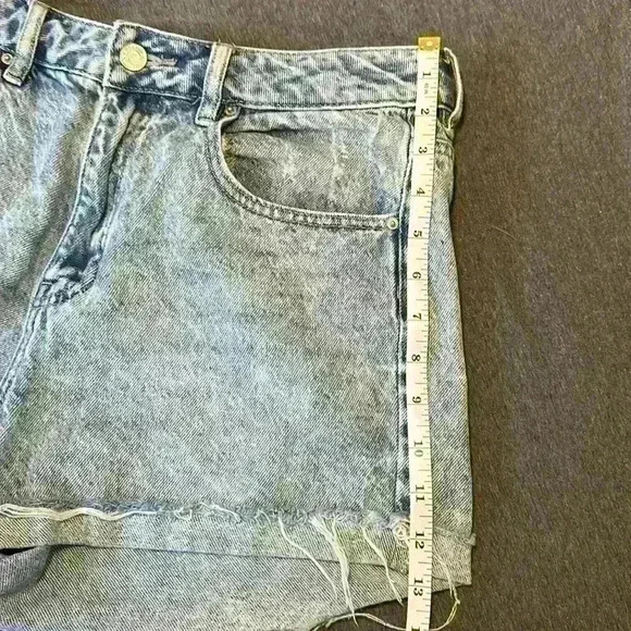 PacSun Mom Short Acid Wash Distressed 90s Cuffed Hem Jean Short Women’s Size 29. - Picture 6 of 12